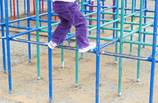 いつの間にか公園から消えた「遊具」とは